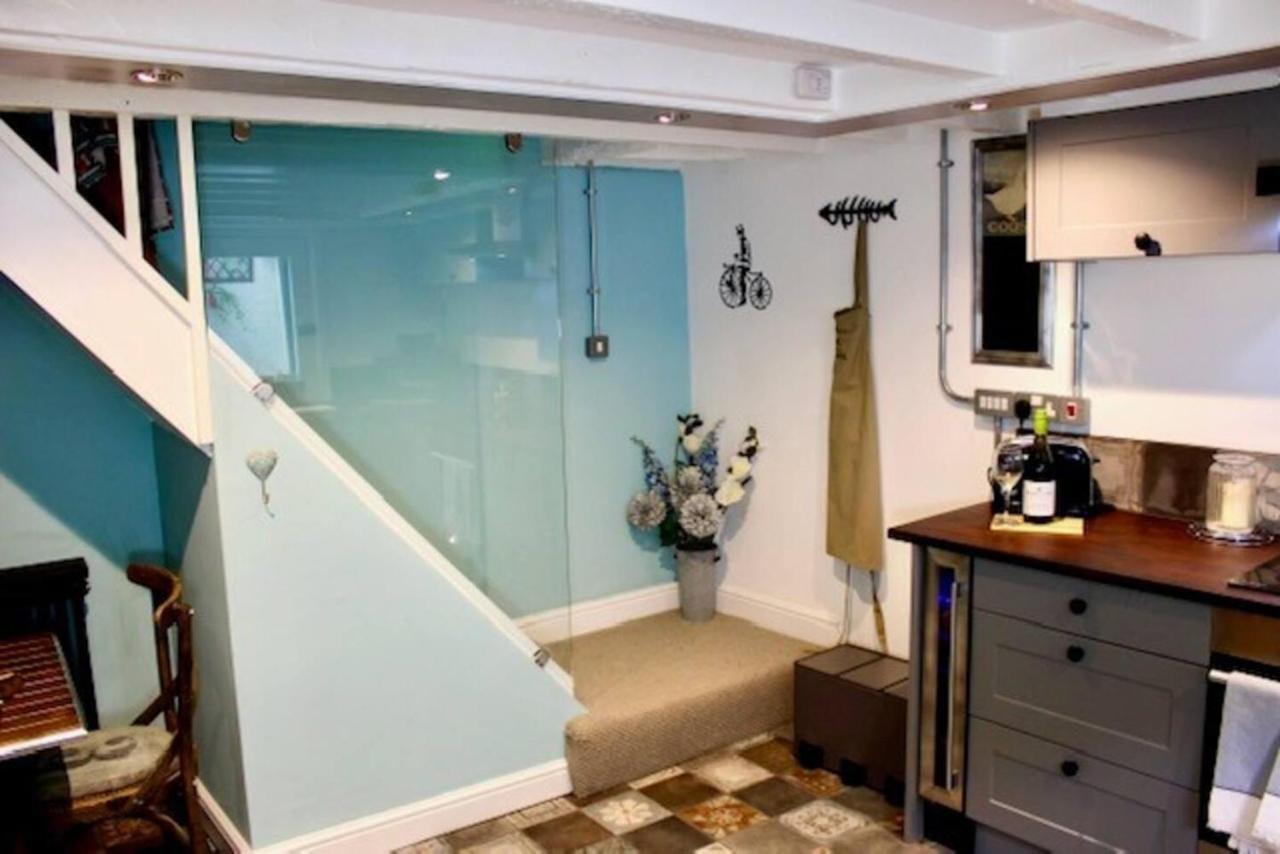 Boutique Fisherman'S Grade II Listed Cottage Scarborough Bagian luar foto